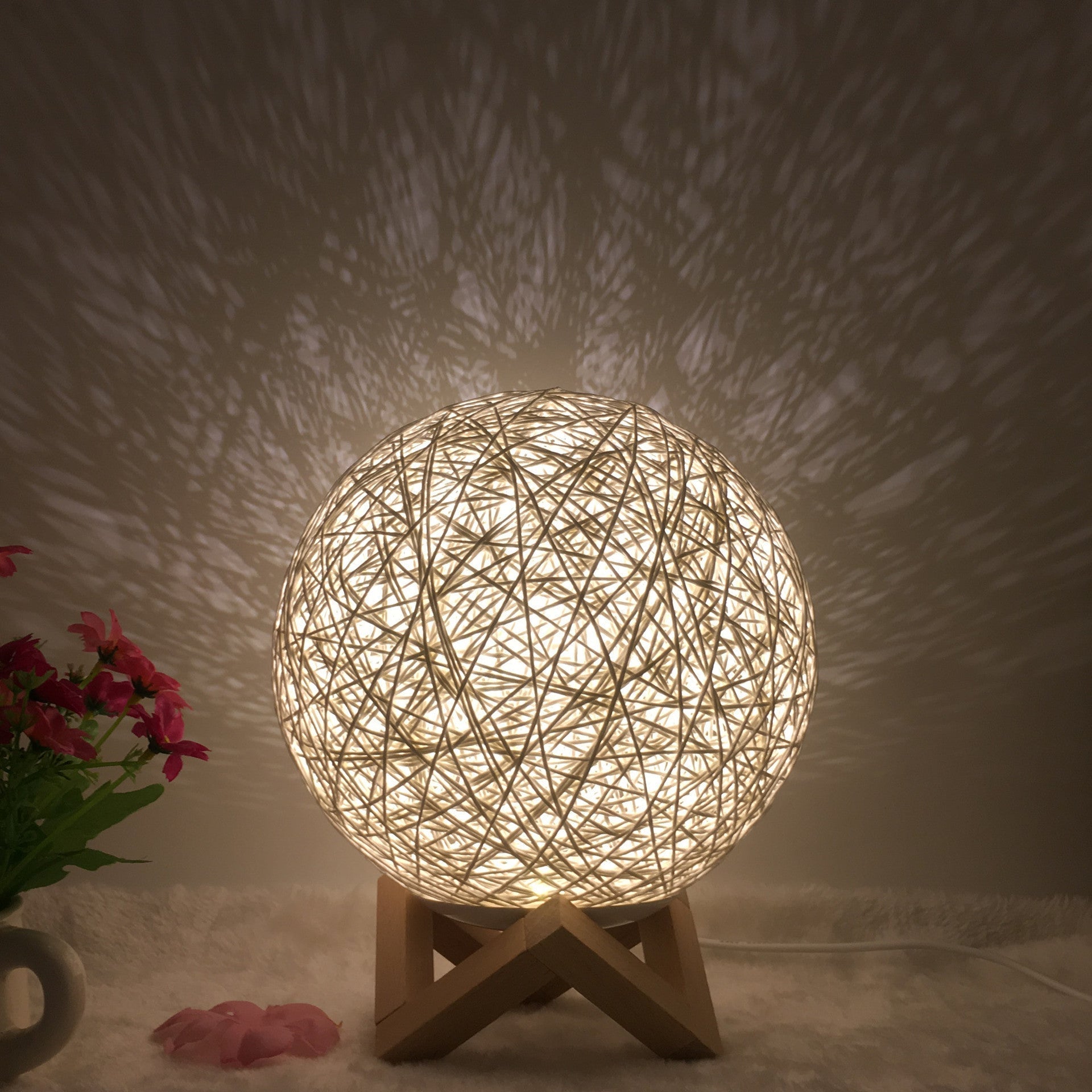 LED-Rattan-Tischlampe