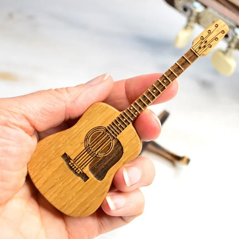 GuitarKeeper - Plektrum für Akustikgitarren aus Holz | 50% RABATT