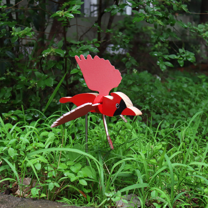 Windmühle mit Möwe als Gartendekoration